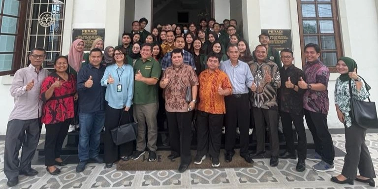 Handover of MBKM Program Students Odd Semester A.Y. 2023/2024 FH USU Partner Internship with PERADI Medan